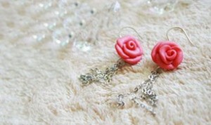 Beautiful Rose Ear Drop