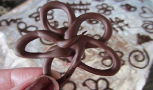 Chocolate Accents for Cupcakes and Cakes